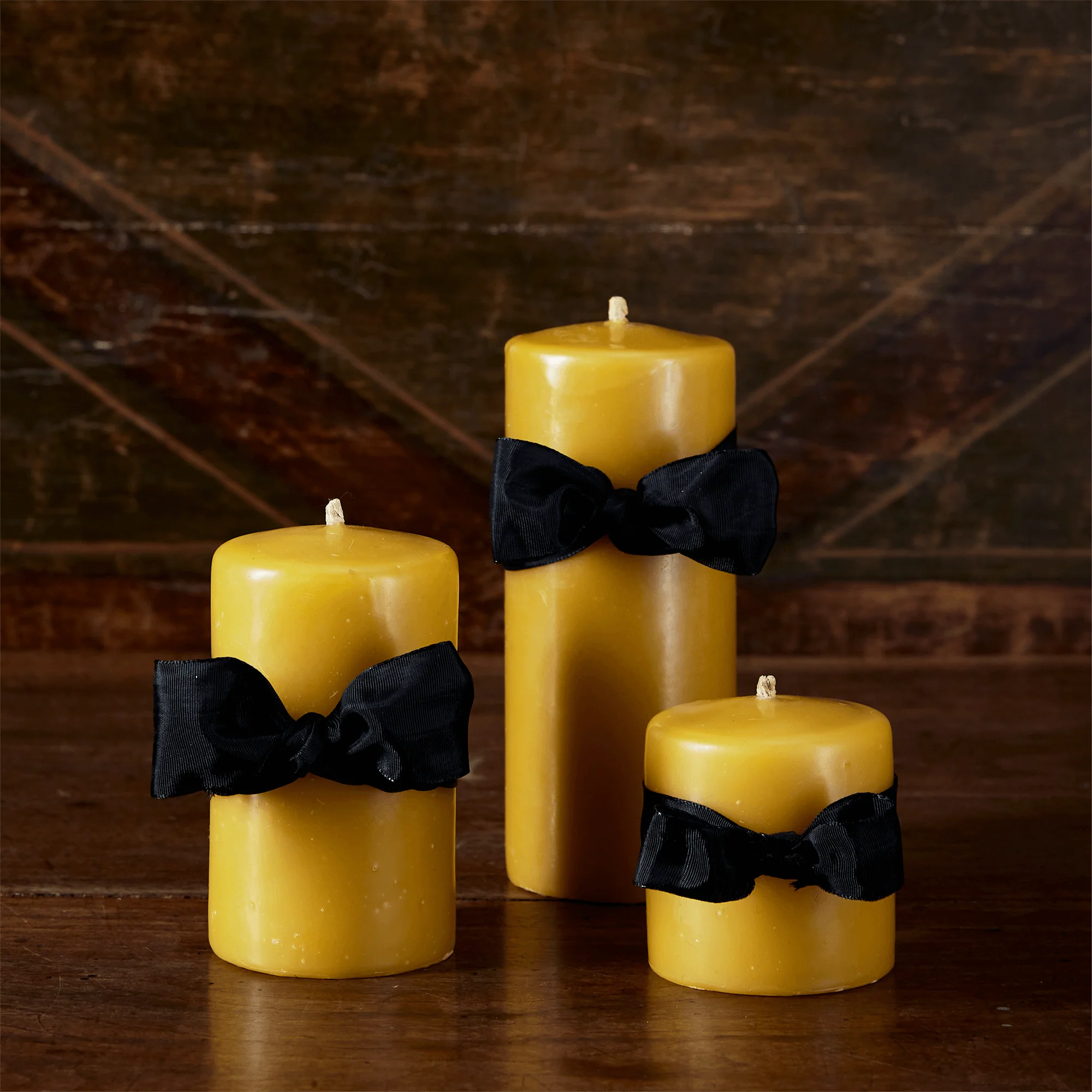 Gold Beeswax Smooth Pillar